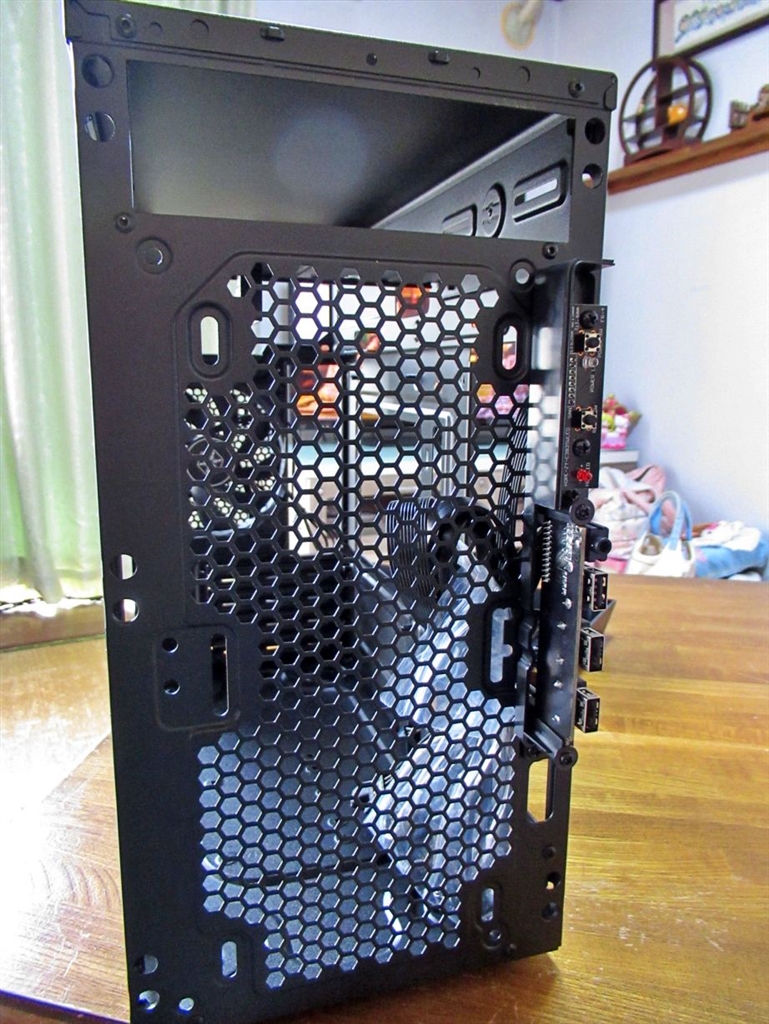 SilverStone 防震HDDマウンタ PCケース内蔵 フロントパネル Amazon | SILVERSTONE 最大8ドライブの3.5インチHDDを搭載可能な