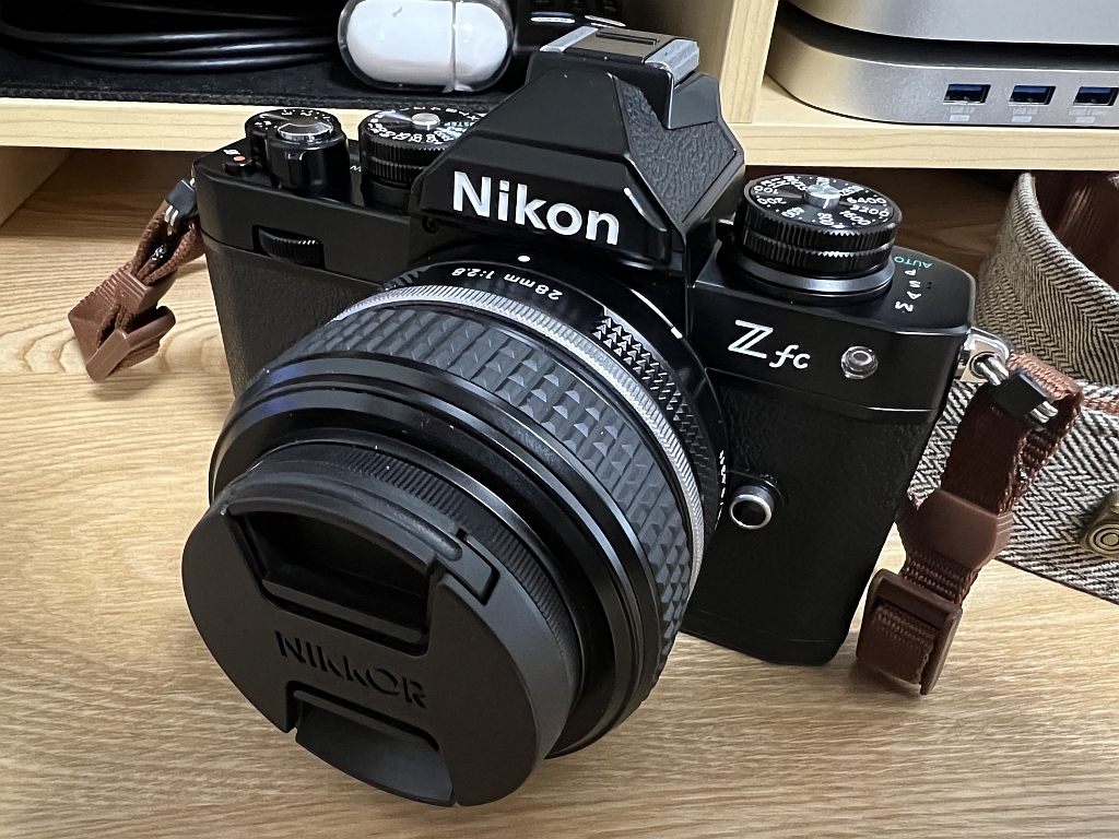 ニコン(Nikon) Z fc 28mm f/2.8 Special Edition キット(ブラック) APS