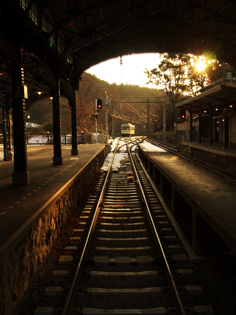 価格.com - 『八瀬比叡山口駅を出発する叡電』オリンパス M.ZUIKO DIGITAL ED 12-200mm F3.5-6.3 ミラン ...