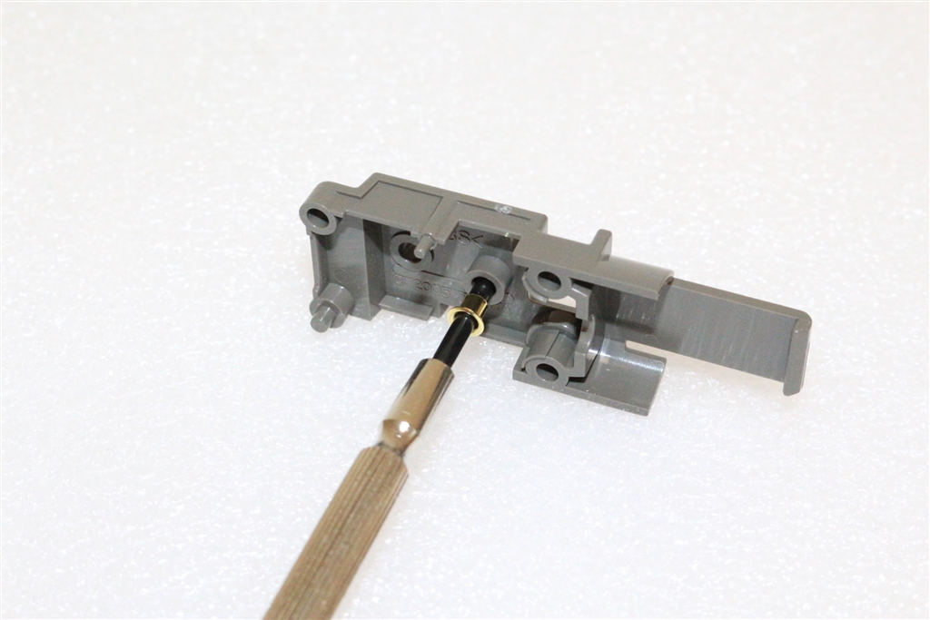価格.com - 『軸受けに使われているハトメは、ドライバをガイド