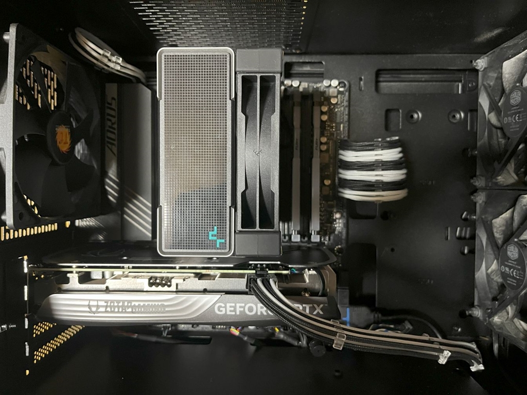 価格.com - 『かなりコンパクト』ZOTAC GAMING GeForce RTX 4070 価格.com - 『かなりコンパクト』ZOTAC GAMING GeForce RTX 4070