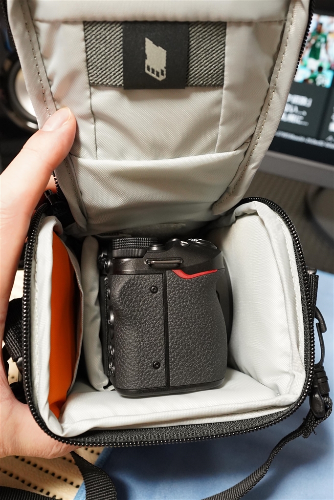 価格.com - 『ポーチに収納した感じ』ニコン Z 30 16-50 VR レンズ