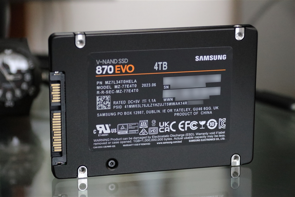 価格.com - 『裏面 製造月:2023/06』サムスン 870 EVO MZ-77E4T0B/IT