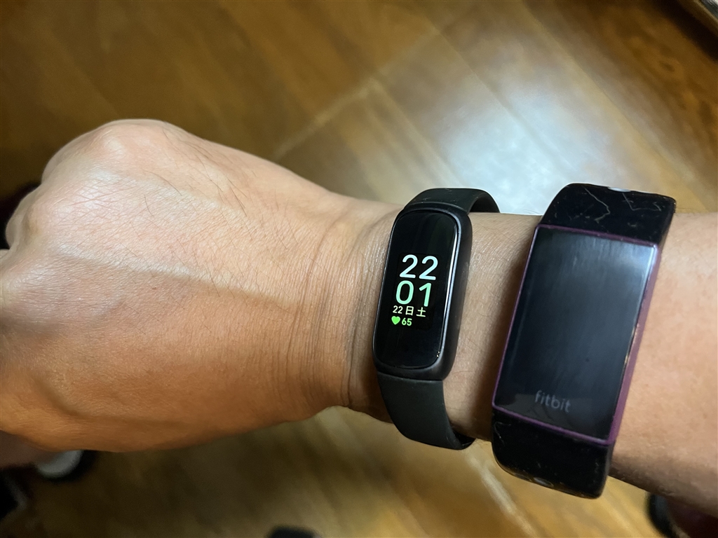 価格.com - 『charge4との比較』Fitbit Inspire 3 FB424BKBK-FRCJK