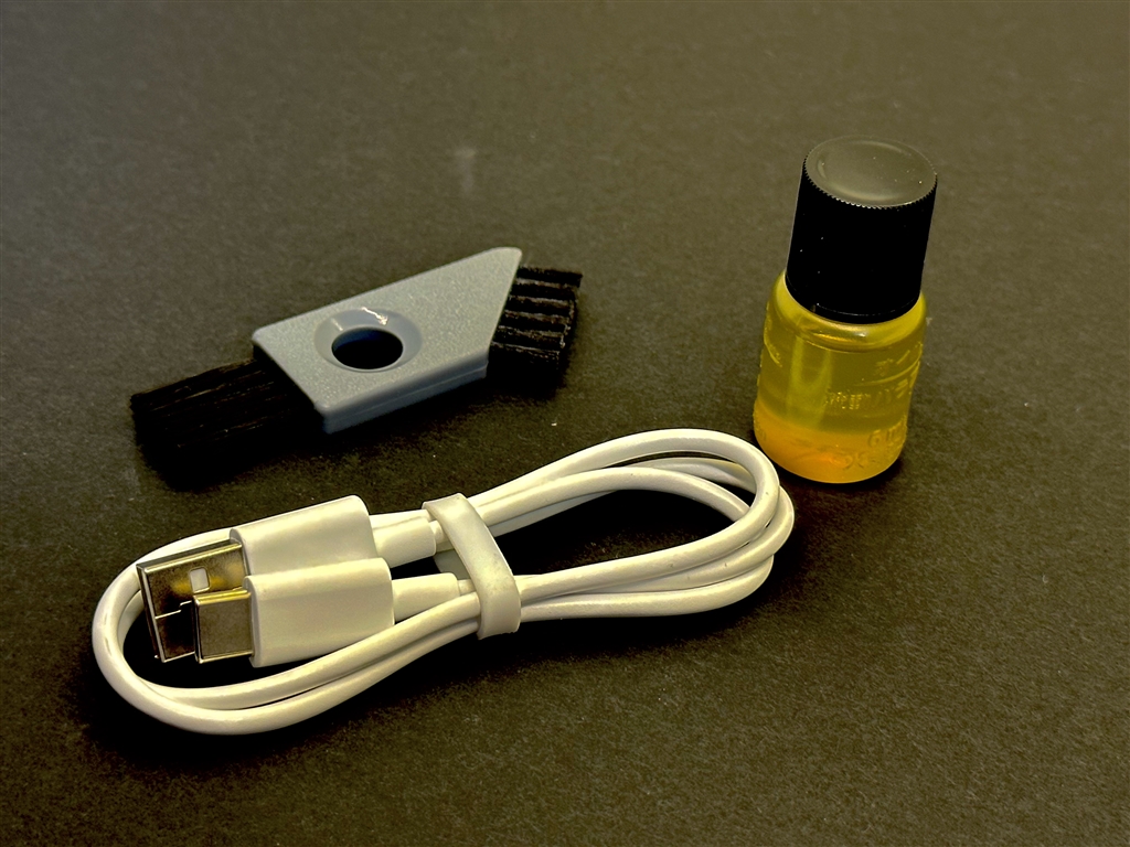 価格.com - 『付属品。防水、風呂でも使えるので、オイルが付く