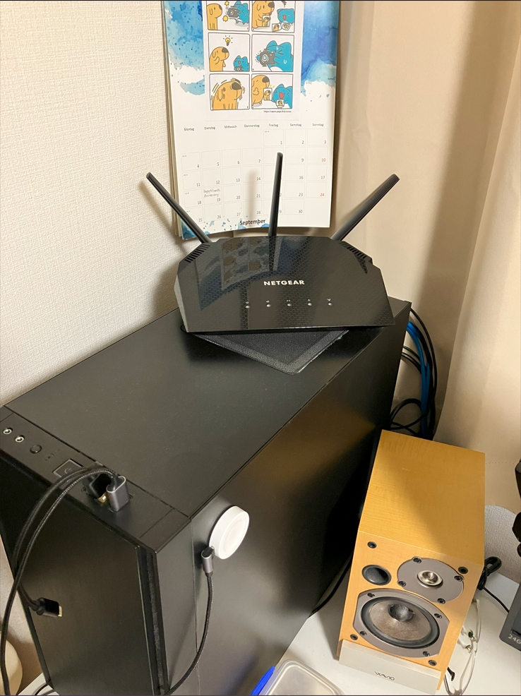 価格.com - 『デカいので、デスクトップPCの上に置きました 価格.com - 『デカいので、デスクトップPCの上に置きました