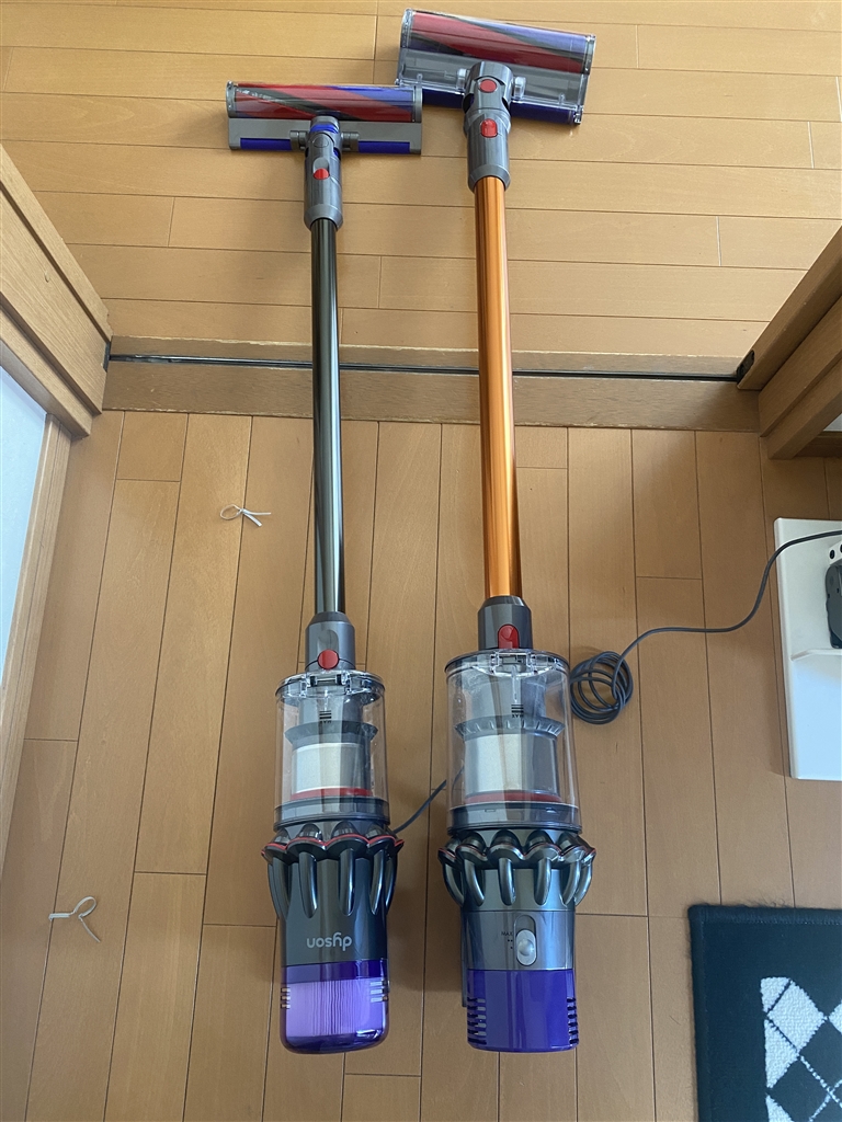 価格.com - 『適当に全体を撮影』ダイソン Dyson Digital Slim+ SV18 FF COM2  とつまろさんのレビュー・評価投稿画像・写真「女性の方にも扱い易い掃除機だと思います。」[716140]