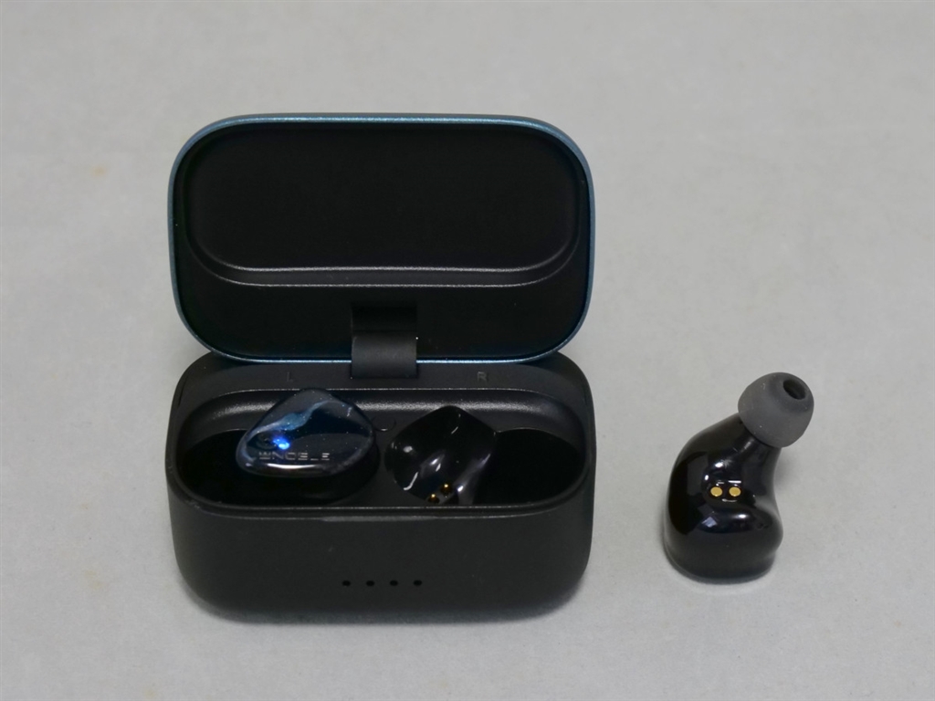 価格.com - 『充電器兼用ケースに収めた様子』Noble Audio FoKus 価格.com - 『充電器兼用ケースに収めた様子』Noble Audio FoKus