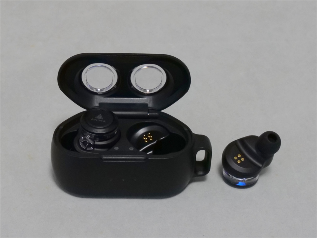 価格.com - 『充電器兼用ケースに収めた様子』ANIMA ANW02-BLK [Black