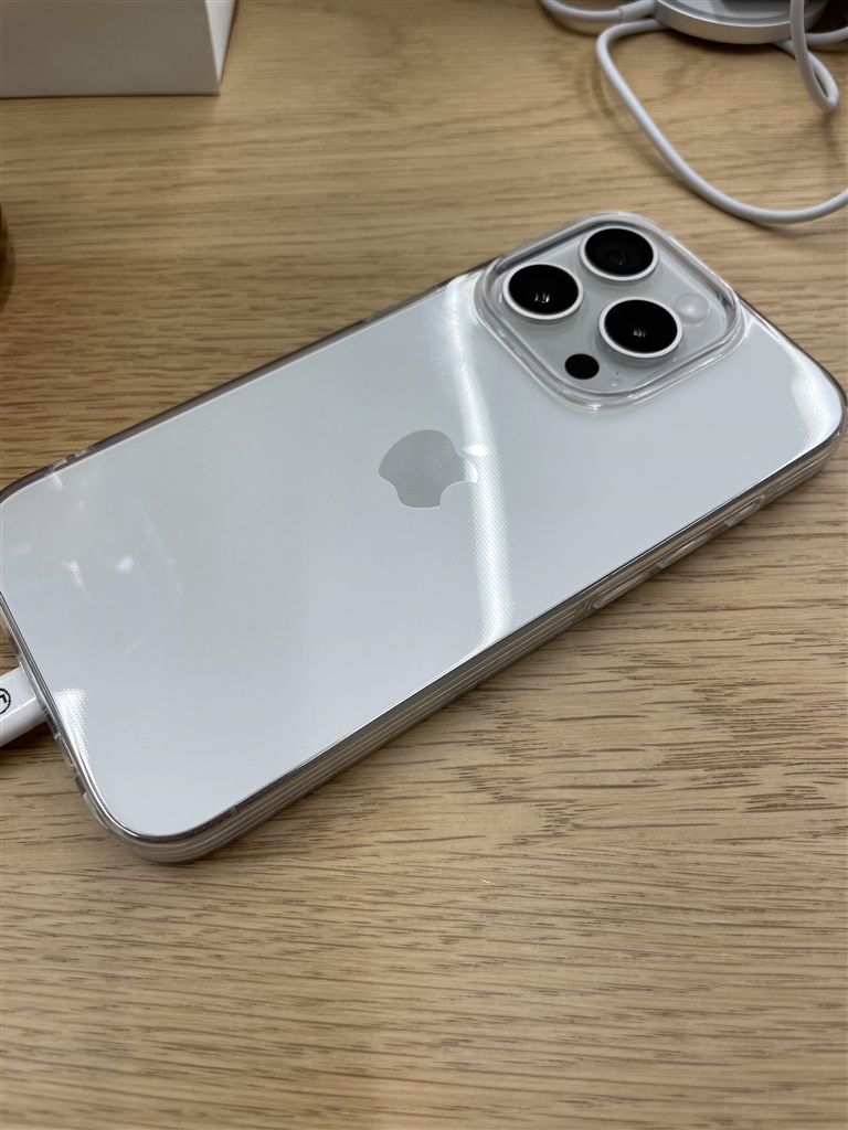 iPhone 15 Pro ホワイトチタニウム 128GB からげ SIMフリー iPhone 15 Pro ホワイトチタニウム 128GB からげ SIMフリー