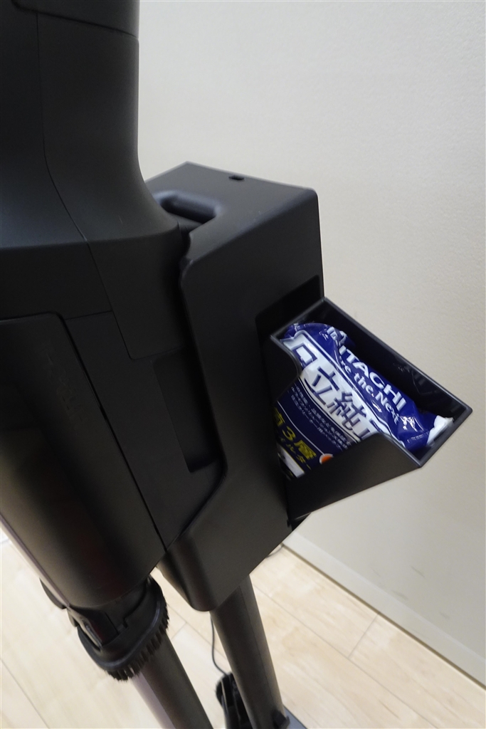 価格.com - 『スタンドに予備の紙パックをパッケージごと収納できるの