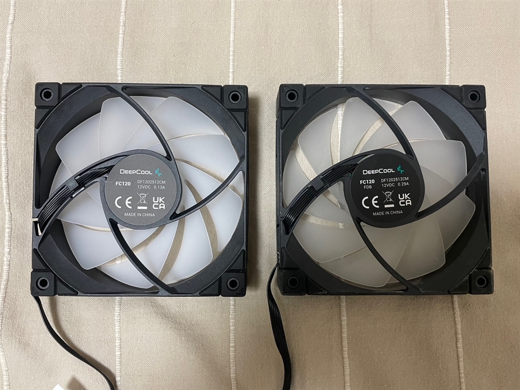 価格.com - 『左が本FAN、右がLS720付属FAN』DEEPCOOL FC120 R-FC120-BAMN1-G-1 [black]  はじごんさんのレビュー・評価投稿画像・写真「水冷クーラーLS720の交換FANとして使用してみた」[726472]