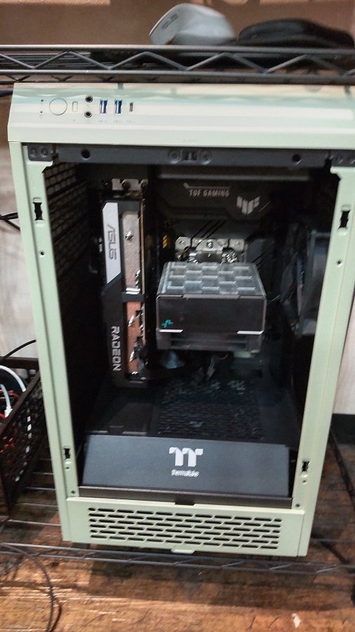 価格.com - 『MATX画像です』Thermaltake The Tower 200 Matcha Green