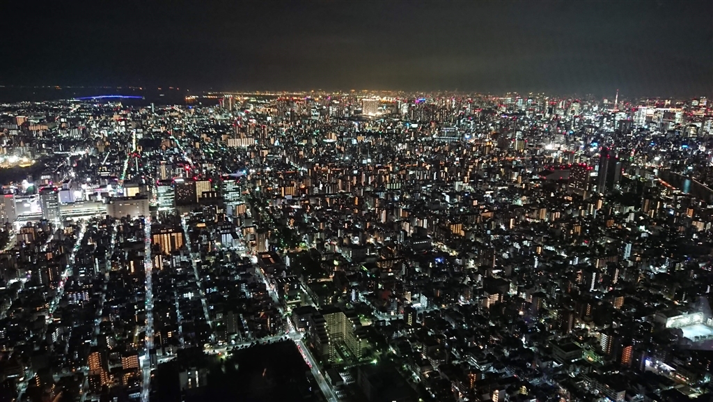 夜景 価格.com - 『東京スカイツリーの展望台から撮影した夜景。少し展望台
