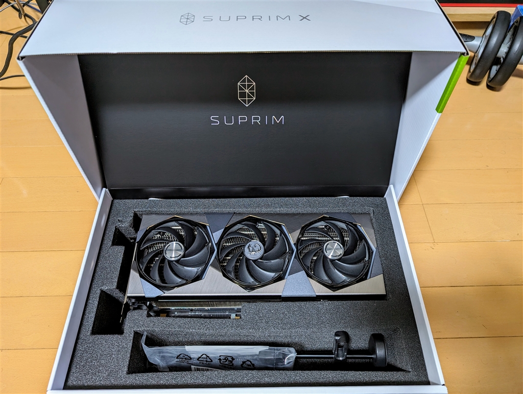 価格.com - 『箱からして別格』MSI GeForce RTX 4080 16GB SUPRIM X 