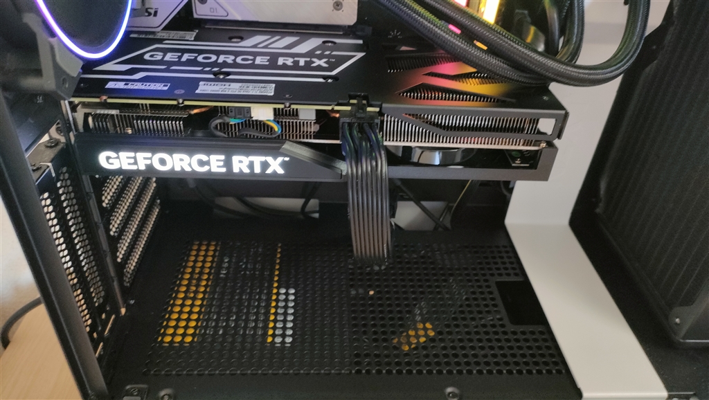 価格 com GEFORCE RTXロゴが光る玄人志向 GALAKURO GAMING GG RTX4060Ti E8GB OC