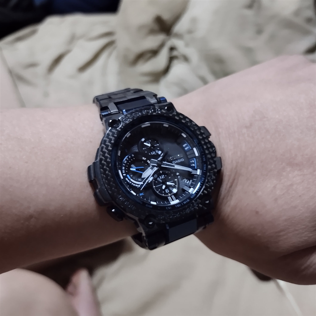 価格.com - カシオ G-SHOCK MT-G MTG-B1000XB-1AJF  安藤竜さんのレビュー・評価投稿画像・写真「ブルーの差し色が綺麗なアナログG-SHOCK」[744633]