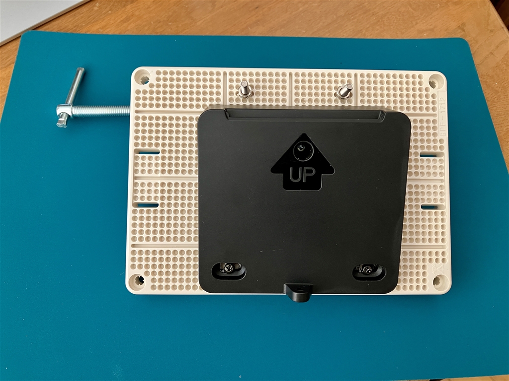 価格.com - 『取付けプレートとクランプを取付自在版にネジ留め（1