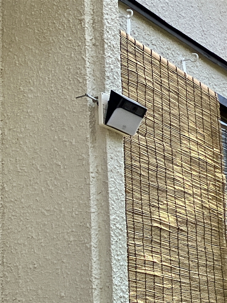 価格.com - 『玄関脇の壁面にクランプで固定（1）』ANKER Eufy Solar