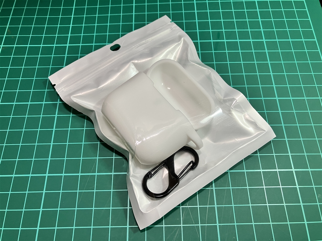 価格.com - 『Amazonで購入したシリコンケース。900円。』Apple