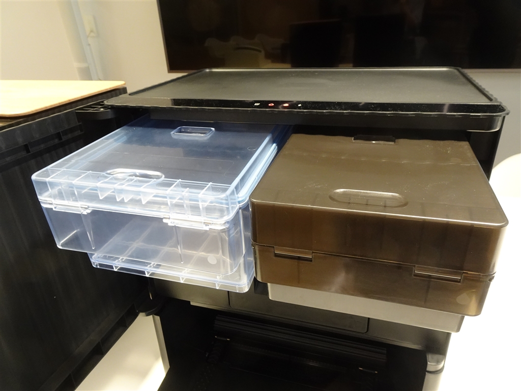 価格.com - 『モップパッドの自動洗浄用の給水タンクと汚水タンクが