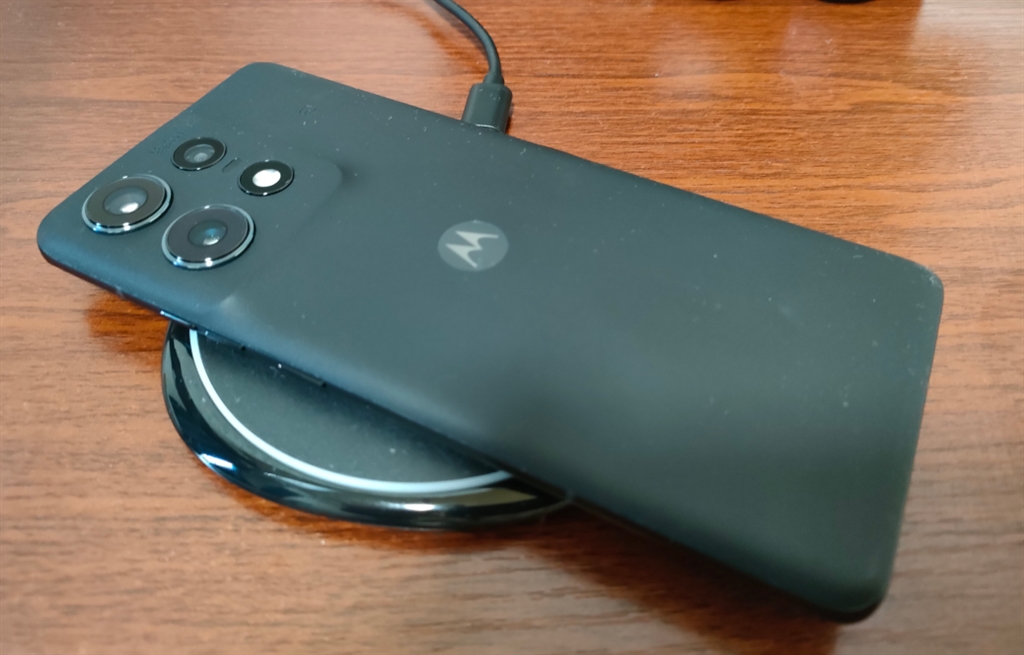 価格.com - 『ワイヤレス充電』MOTOROLA edge 50s pro SoftBank