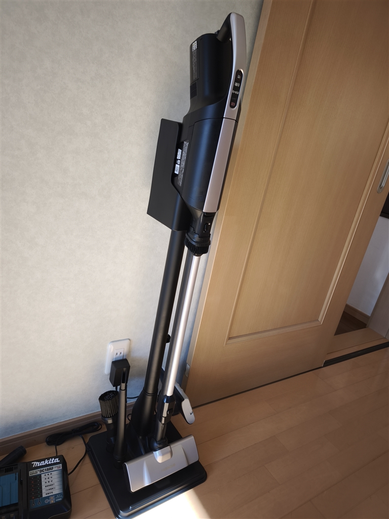 ハ*読様 日立 かるパックスティック掃除機 PKV-BK50L ライトラベンダー 価格.com - 『設置したところ』日立 かるパックスティック PKV-BK50L(V