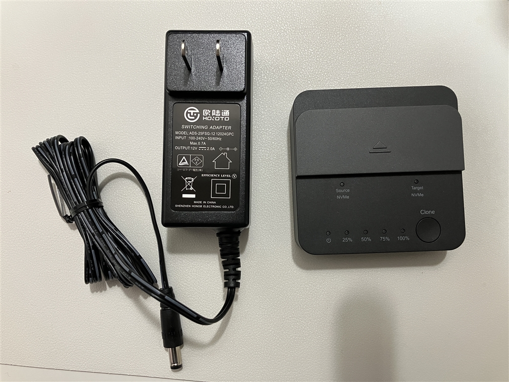 KURO-DACHI/CLONE/NVMe | KURO-DACHI/CLONE/NVMe | 玄人志向 USB3.2 Gen2x2接続 M.2  NVMe SSD スタンド 「クローン機能」対応 | 玄人志向