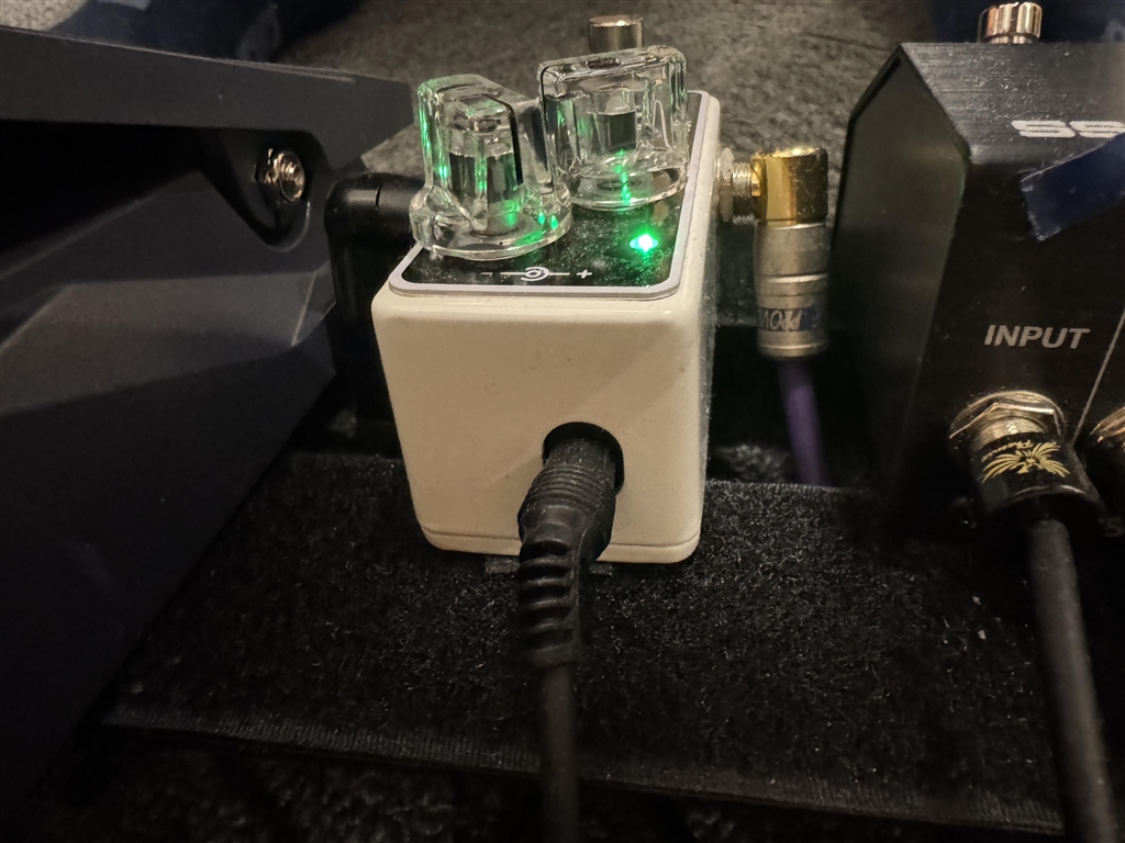 価格.com - 『このサイズでもアダプターも9V電池も使えます。』Xotic