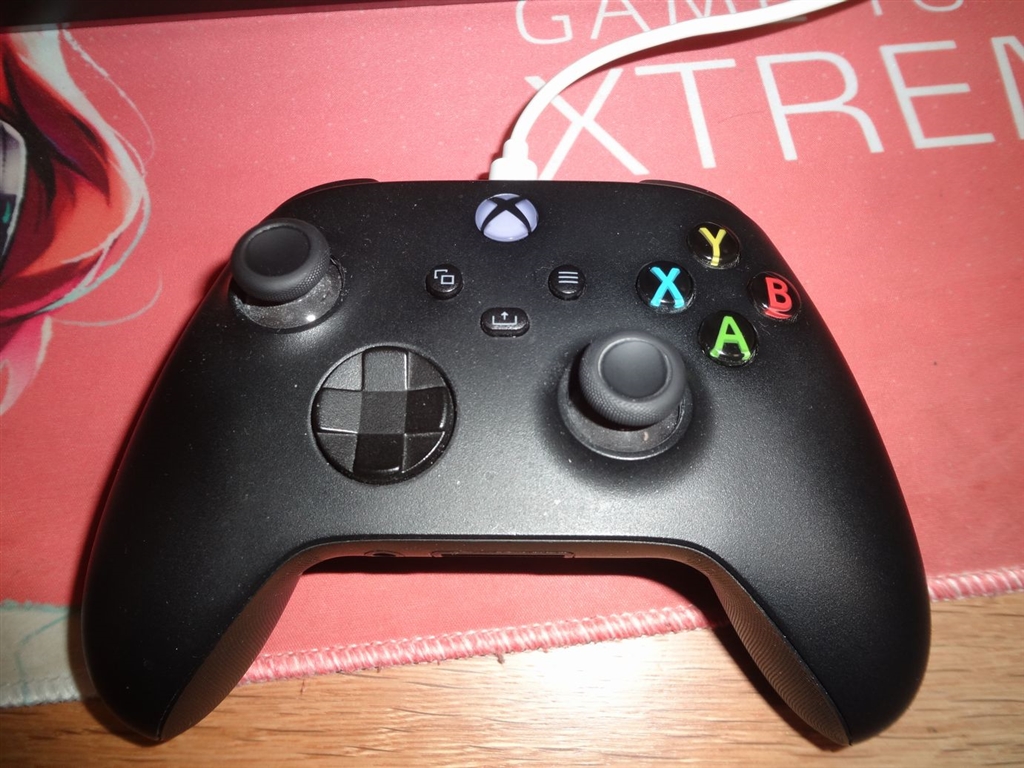 Amazon.com: Microsoft Xbox Wireless Controller w/USB-C Cable