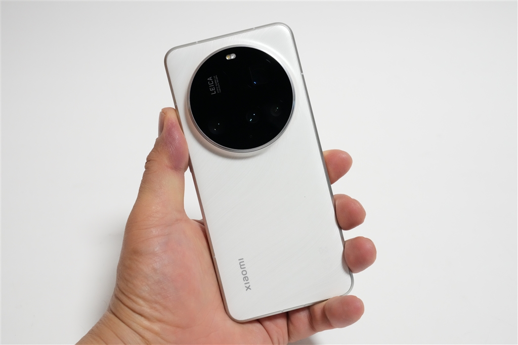 Xiaomi 15 Ultra (16GB/512GB) -シルバークローム （SIMフリー版