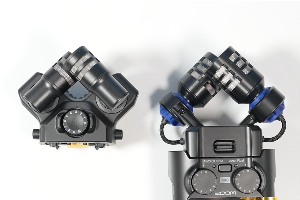 価格.com - 『XAH-8(左)との大きさ比較』ZOOM H5studio 一杯のコーヒー