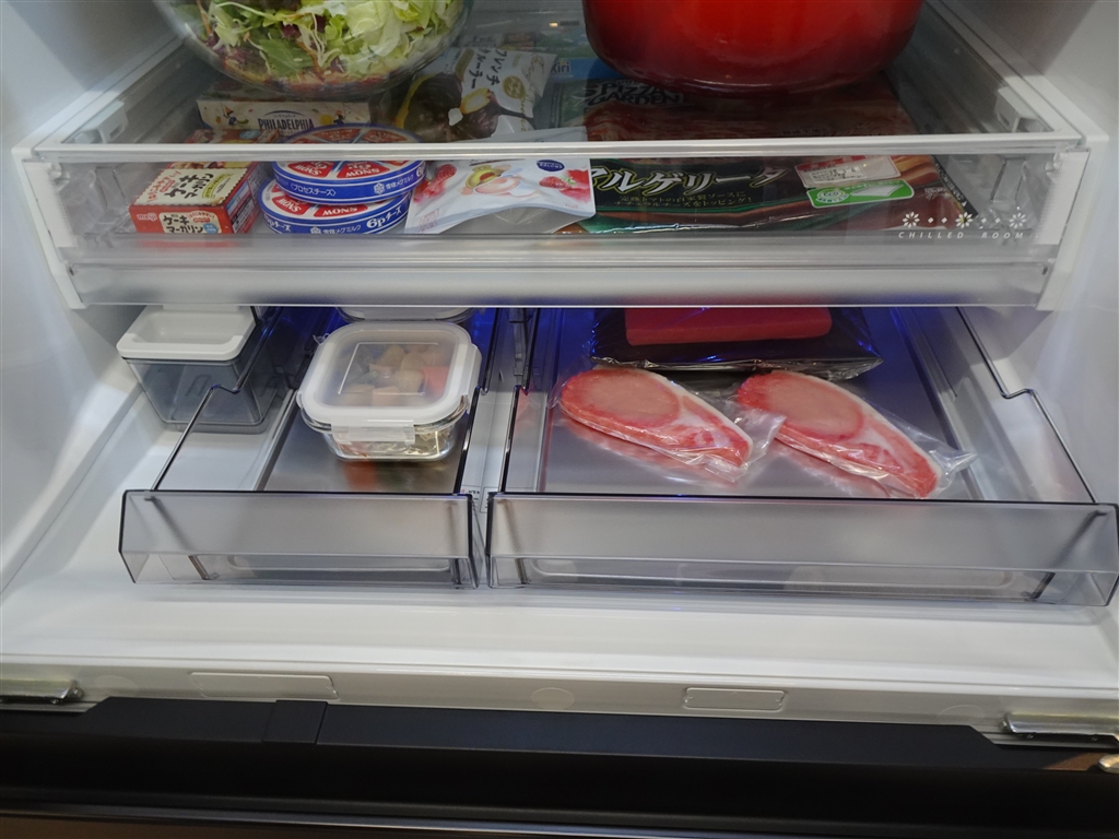 価格.com - 『下段のチルドルームを左右に分割。片側だけのドアの開閉