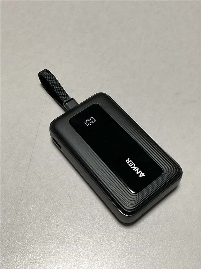 【未使用品】Anker Power Bank (10000mAh,ライトニング） Anker Power Bank (10000mAh, Fusion, Built-In ライトニング