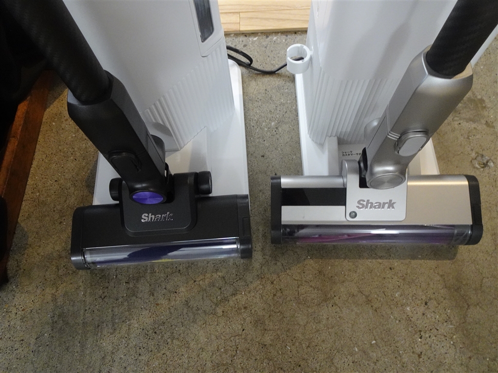 価格.com - 『「CleanSense iQ+/iQ」（右）とのヘッドの比較』Shark