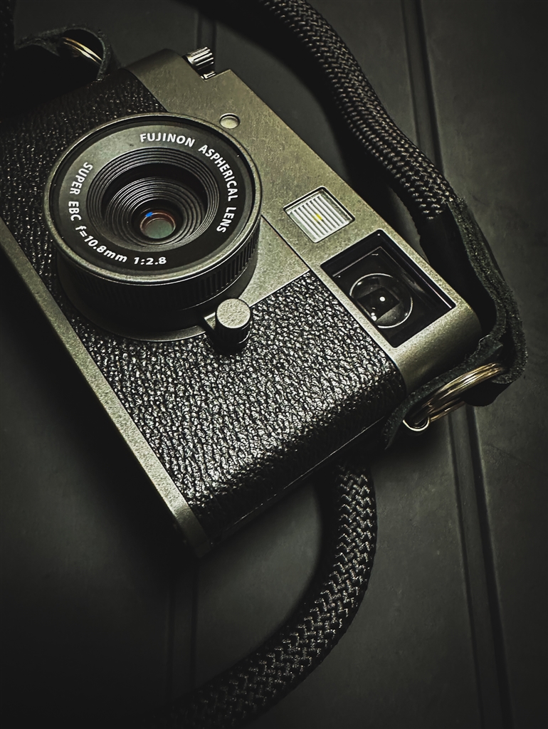 富士フイルム X half (FUJIFILM X-HF1) シルバー｜新品通販