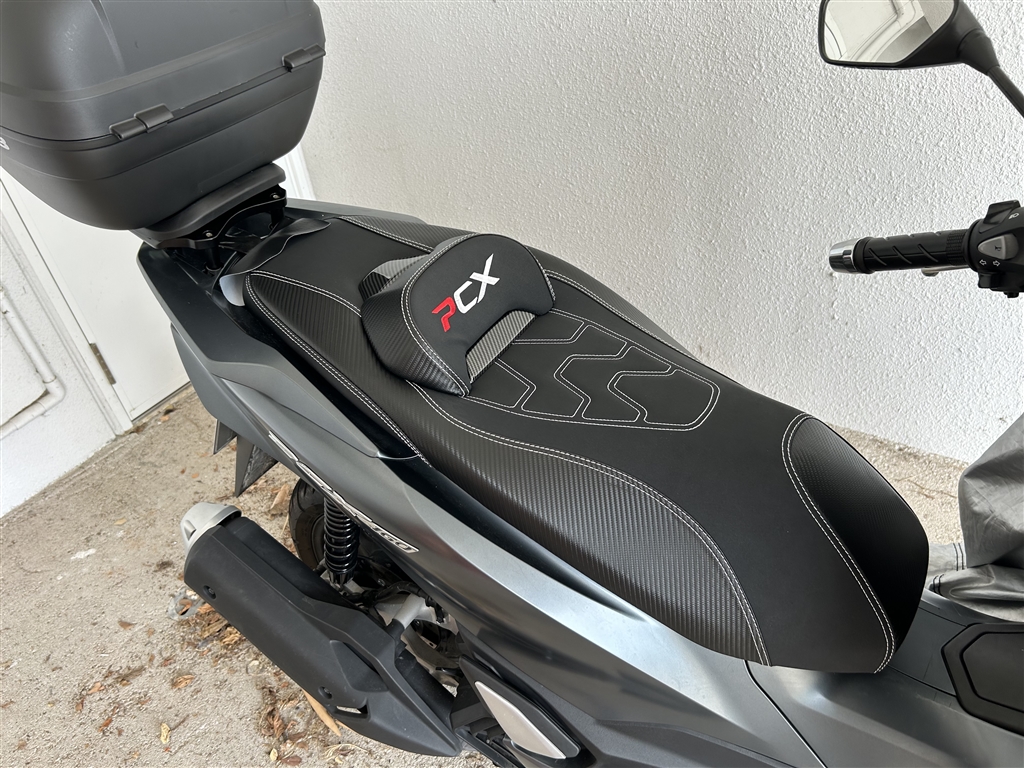 価格.com - 『シート交換』ホンダ PCX160 ぼークリさんの