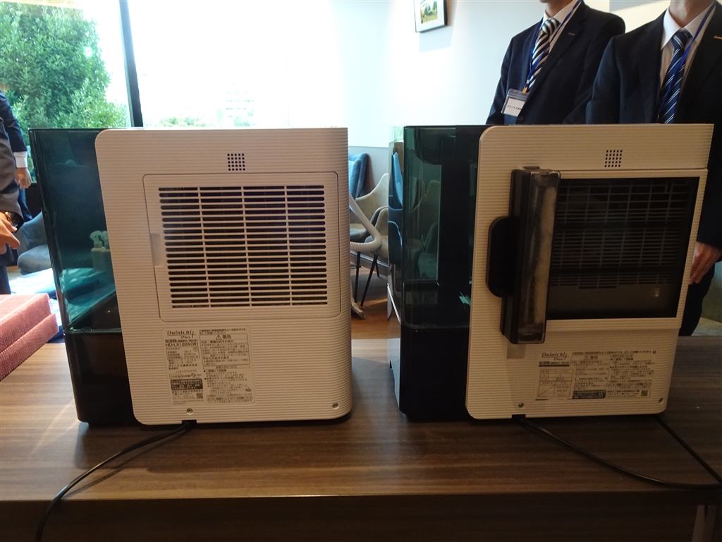 価格.com - 『従来モデル（左）との背面の比較』ダイニチ ダイニチ