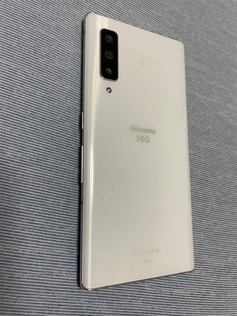 価格.com - FCNT arrows NX9 F-52A docomo [ホワイト] はじごん