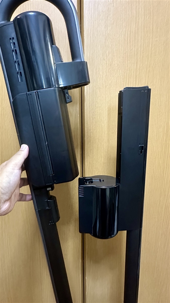 価格.com - 『掃除機を外すところ。合体したロボットがバラけて戦闘に 