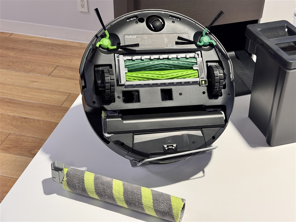 Roomba Max 705 Combo ロボット掃除機 Roomba Max 705 Combo ロボット + AutoWash 充電ステーション