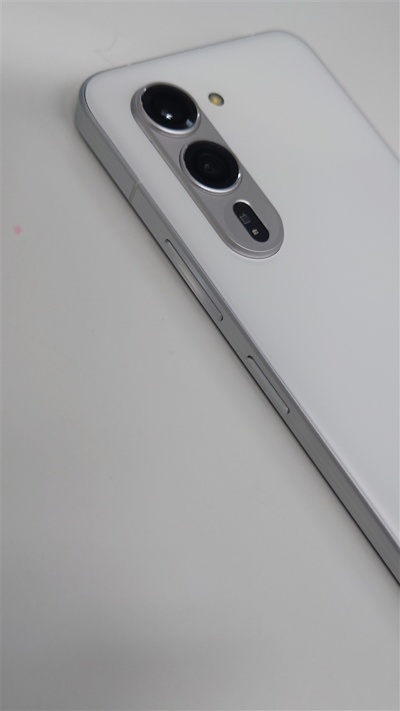 【新品未開封】arrows Alpha ホワイト(M08)SIMフリー 万能型なスマホ』 FCNT arrows Alpha M08 SIMフリー [ホワイト