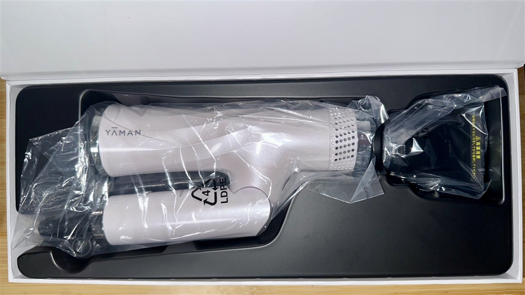 価格.com - 『外箱でも高級感をアピール。』ヤーマン リフトドライヤー