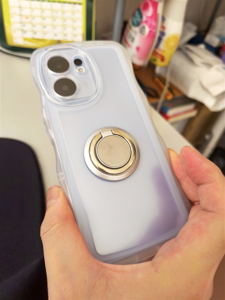 価格.com - 『水色モデルはこんな感じ（TPUケースに入れています