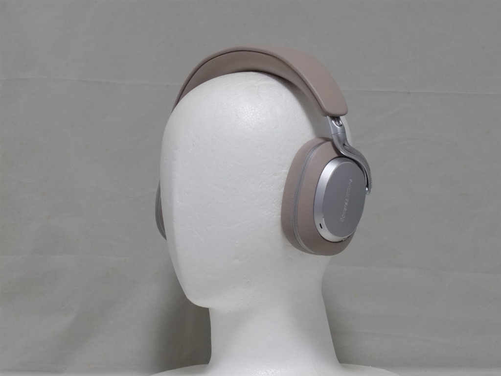 価格.com - 『装着イメージ』Bowers & Wilkins Px8 S2/WS [ウォーム