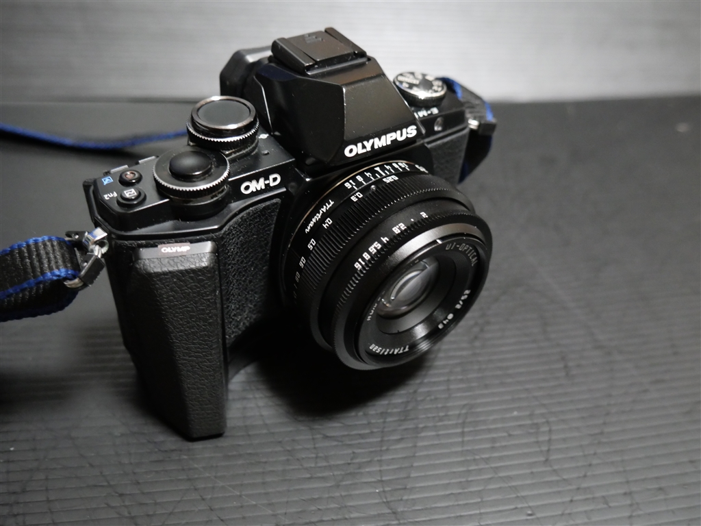 価格.com - 『グリップ+MFレンズ』オリンパス OLYMPUS OM-D E-M10