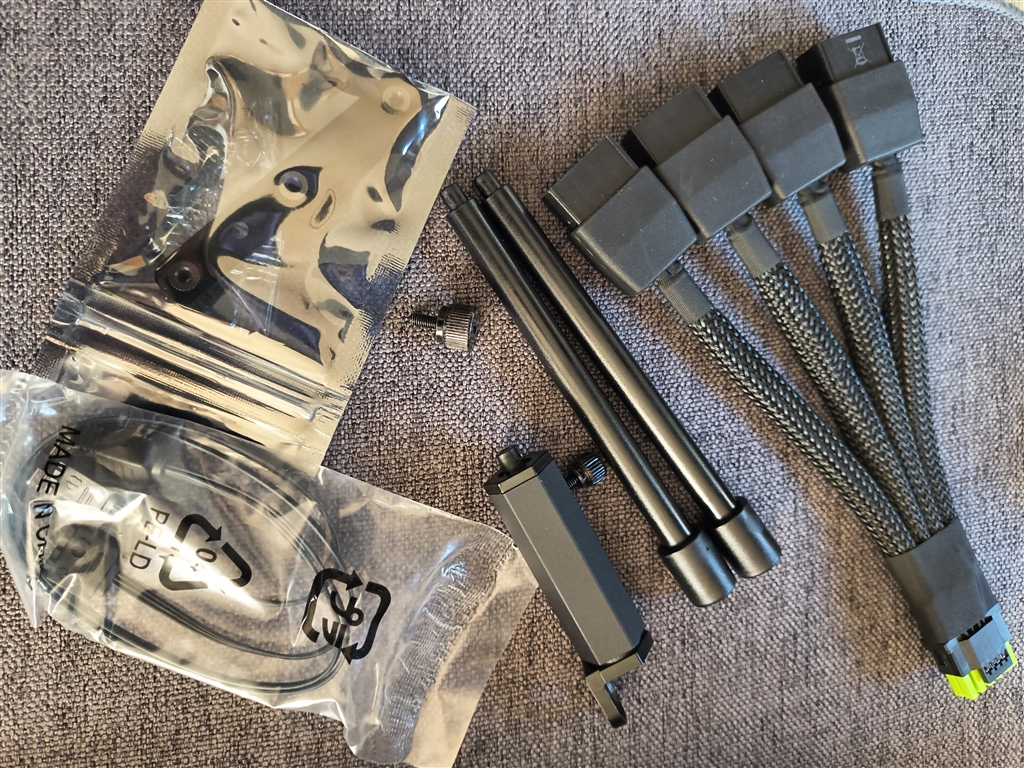 価格.com - 『付属品』Palit Microsystems NE75090019R5-GB2020G