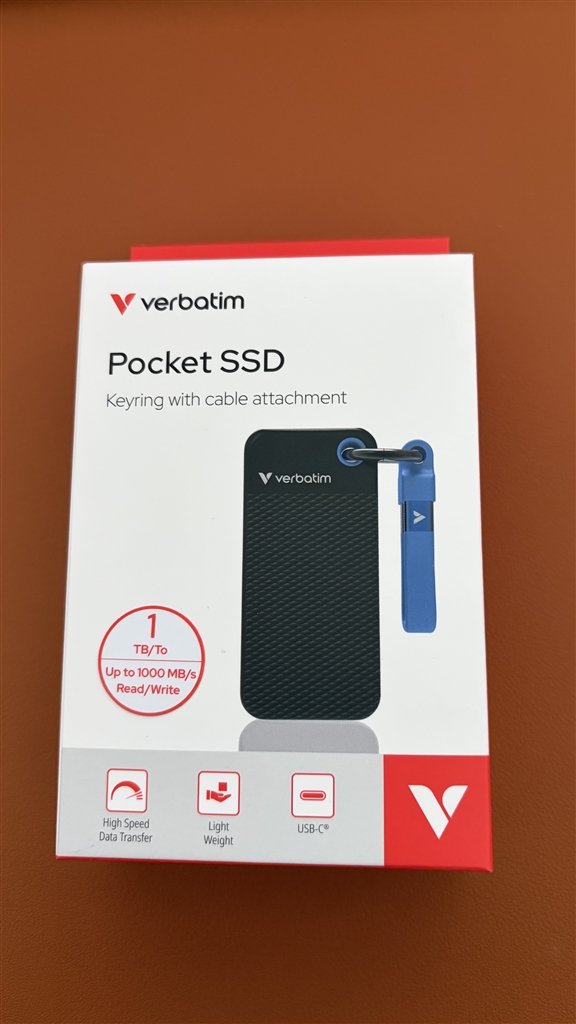 価格.com - 『大きくはない箱に入ってます。』Verbatim Pocket SSD