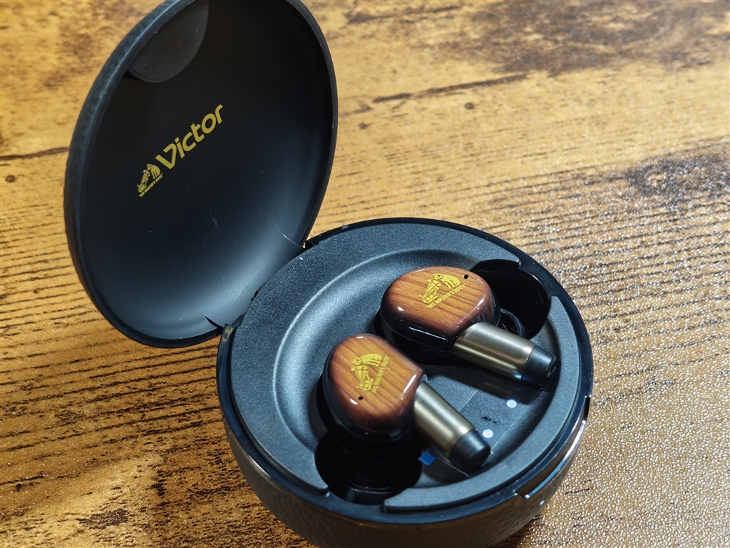 価格.com - 『ウッドシリーズらしさ溢れる外観デザイン』JVC Victor