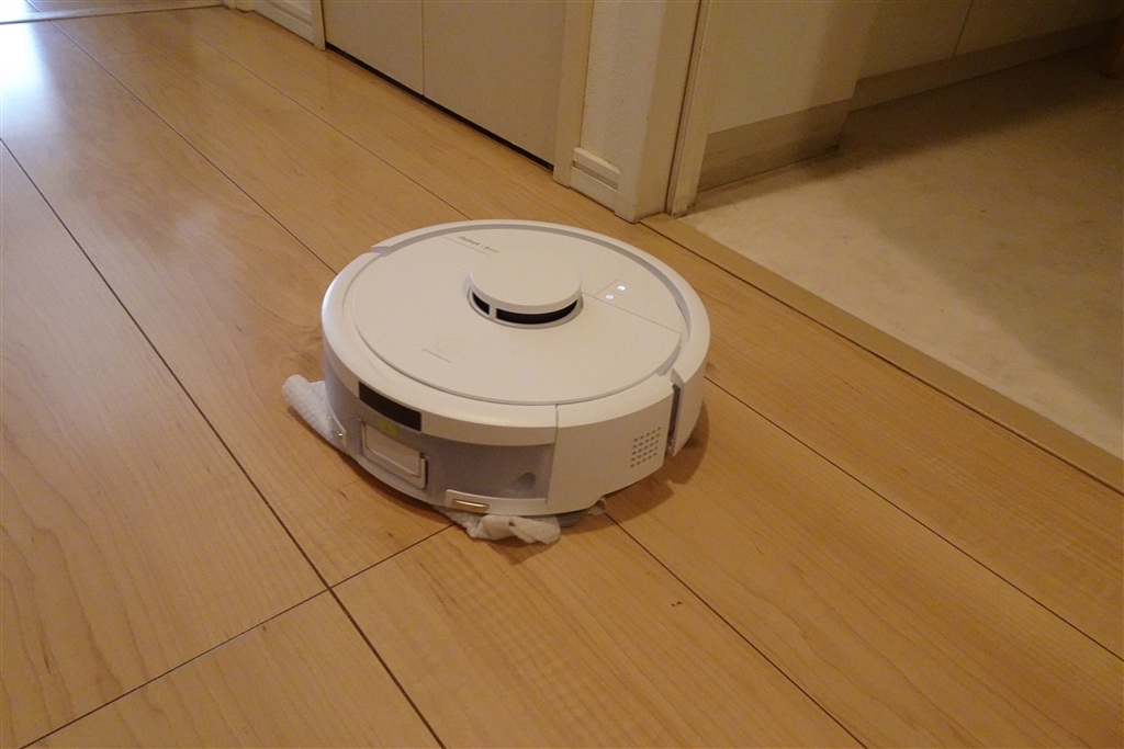 価格.com - 『床拭きモードで掃除中の様子』iRobot ルンバ Mini +
